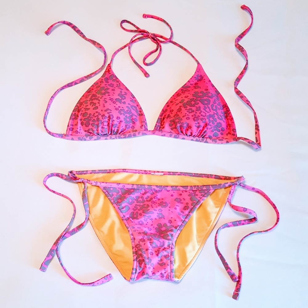 Vibrant Reversable Bikini! 💕😎